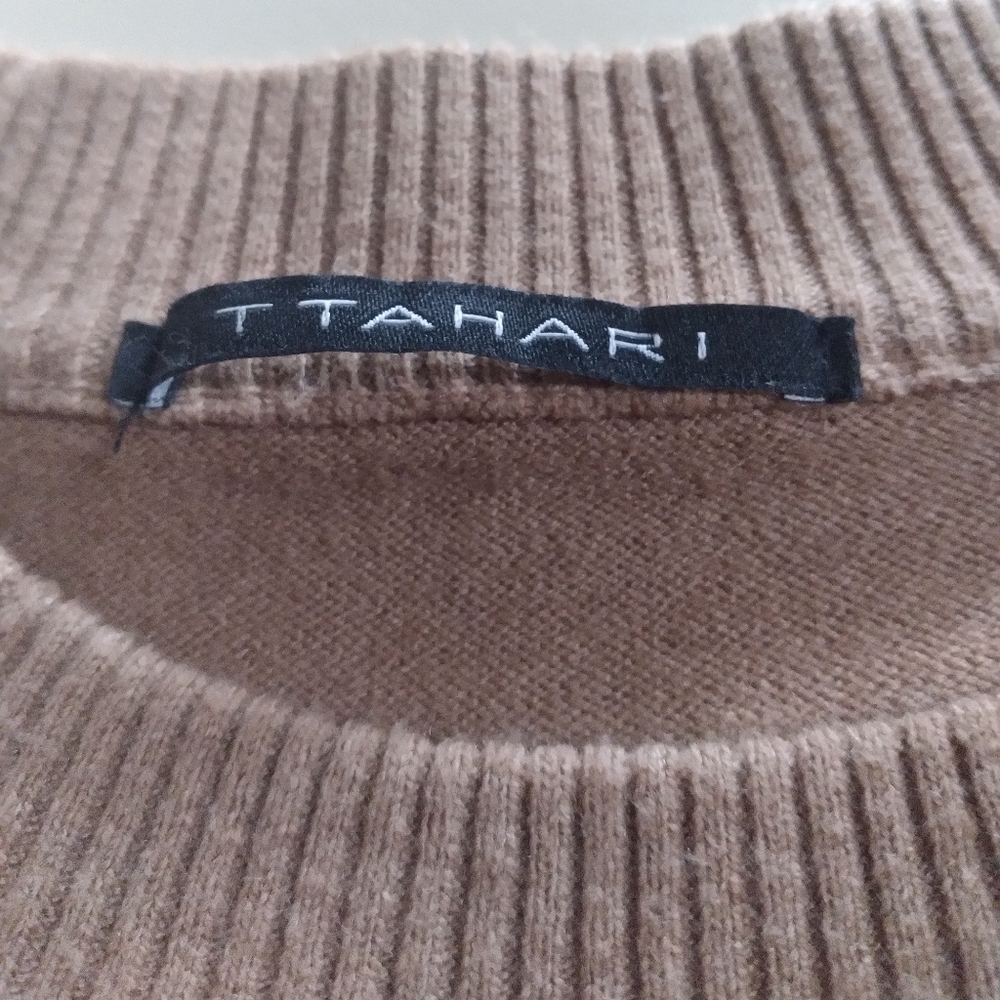 ππ Tahari Camel & Black Sweater Size Large π - Picture 14 of 16